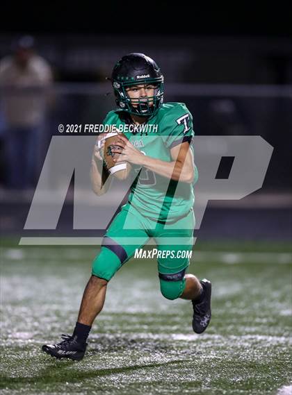 Thumbnail 2 in Tioga vs. Celeste (UIL 2A Bi-District) photogallery.
