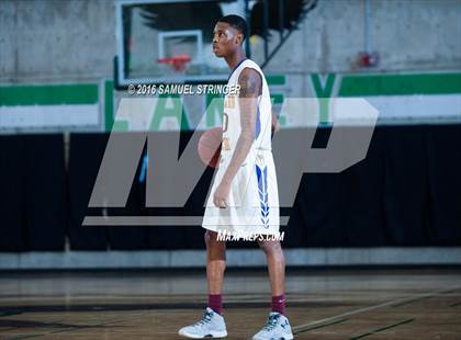 Thumbnail 3 in Grant vs. Oakland Tech (Oakland Legends Classic) photogallery.
