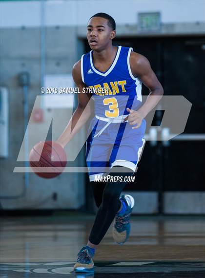 Thumbnail 1 in Grant vs. Oakland Tech (Oakland Legends Classic) photogallery.