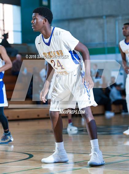 Thumbnail 1 in Grant vs. Oakland Tech (Oakland Legends Classic) photogallery.
