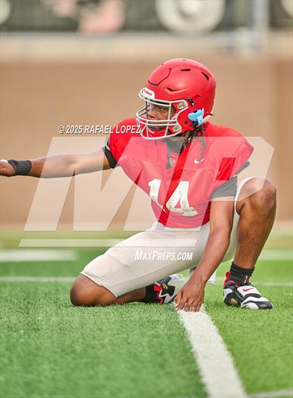 Thumbnail 2 in North Shore (Inter-squad Scrimmage) photogallery.