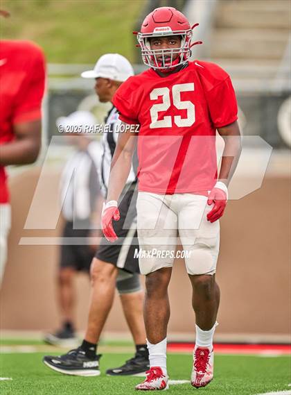 Thumbnail 3 in North Shore (Inter-squad Scrimmage) photogallery.