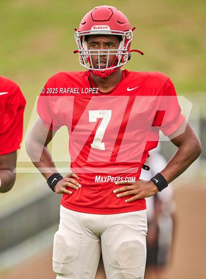 Thumbnail 1 in North Shore (Inter-squad Scrimmage) photogallery.