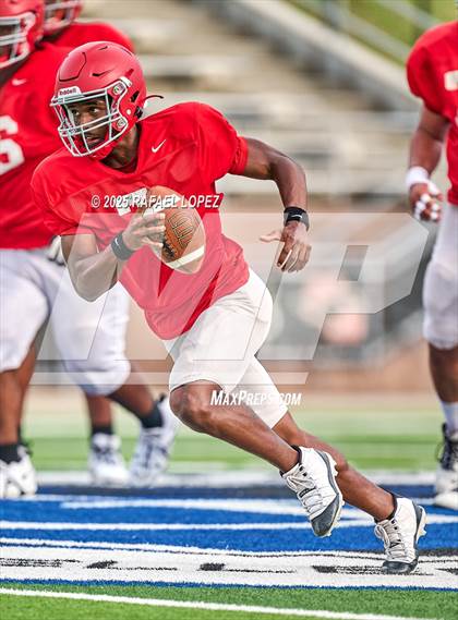 Thumbnail 2 in North Shore (Inter-squad Scrimmage) photogallery.