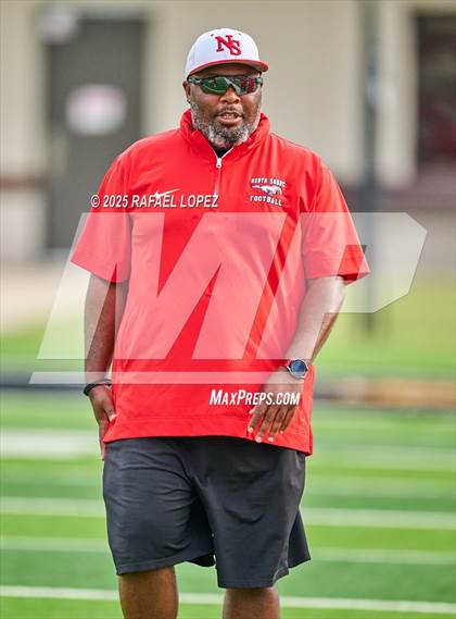 Thumbnail 1 in North Shore (Inter-squad Scrimmage) photogallery.
