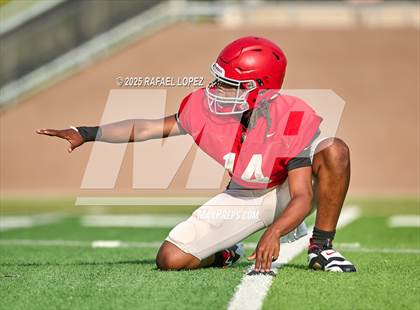 Thumbnail 1 in North Shore (Inter-squad Scrimmage) photogallery.