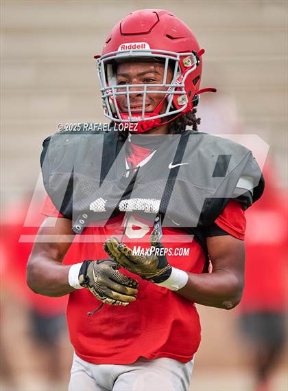 Thumbnail 3 in North Shore (Inter-squad Scrimmage) photogallery.