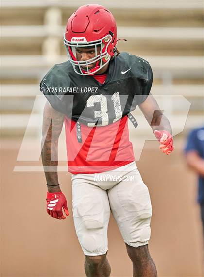 Thumbnail 2 in North Shore (Inter-squad Scrimmage) photogallery.