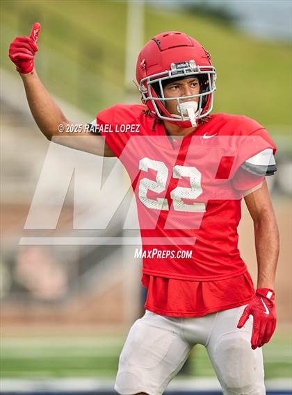 Thumbnail 2 in North Shore (Inter-squad Scrimmage) photogallery.