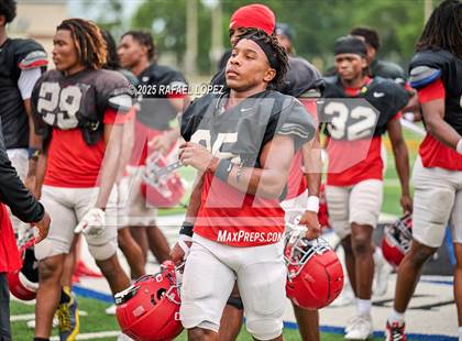 Thumbnail 2 in North Shore (Inter-squad Scrimmage) photogallery.