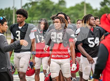 Thumbnail 1 in North Shore (Inter-squad Scrimmage) photogallery.