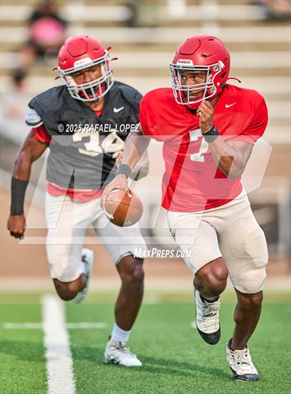 Thumbnail 1 in North Shore (Inter-squad Scrimmage) photogallery.