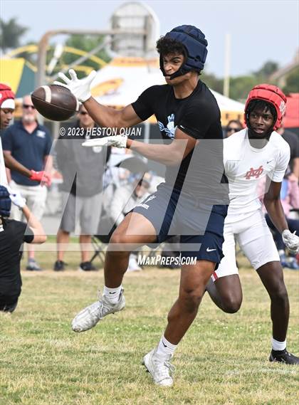 Thumbnail 2 in Corona del Mar vs. Mater Dei (Battle At The Beach) photogallery.