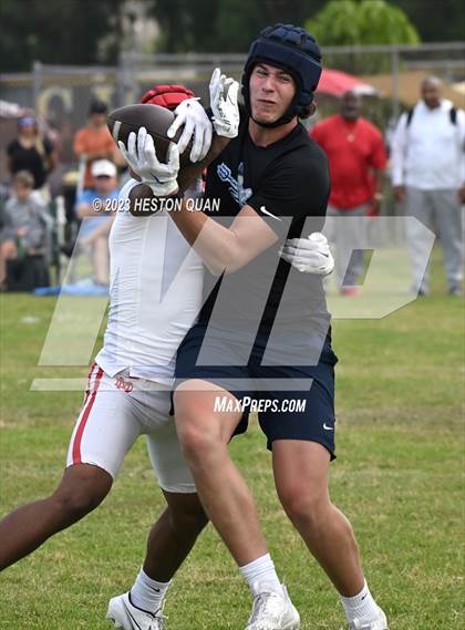 Thumbnail 2 in Corona del Mar vs. Mater Dei (Battle At The Beach) photogallery.
