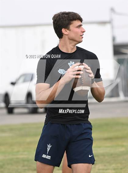 Thumbnail 3 in Corona del Mar vs. Mater Dei (Battle At The Beach) photogallery.