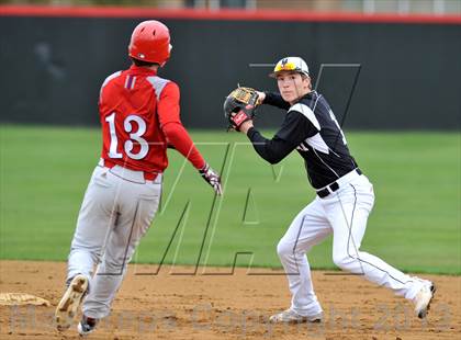 Thumbnail 3 in St. Stephen's Episcopal vs Bishop Lynch (Texas Private School Classic) photogallery.