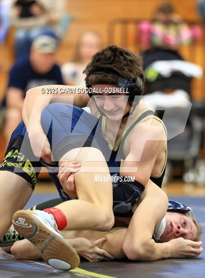 Thumbnail 2 in Croatan vs Swansboro (NCHSAA Round 1) photogallery.