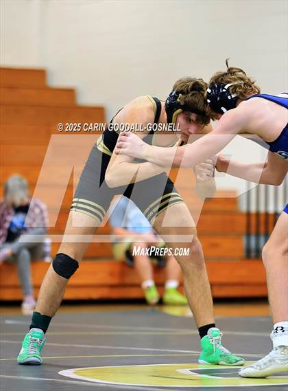 Thumbnail 3 in Croatan vs Swansboro (NCHSAA Round 1) photogallery.