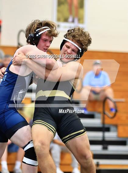 Thumbnail 2 in Croatan vs Swansboro (NCHSAA Round 1) photogallery.