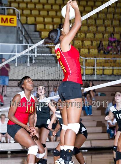 Thumbnail 3 in South Grand Prairie vs. Lewisville photogallery.