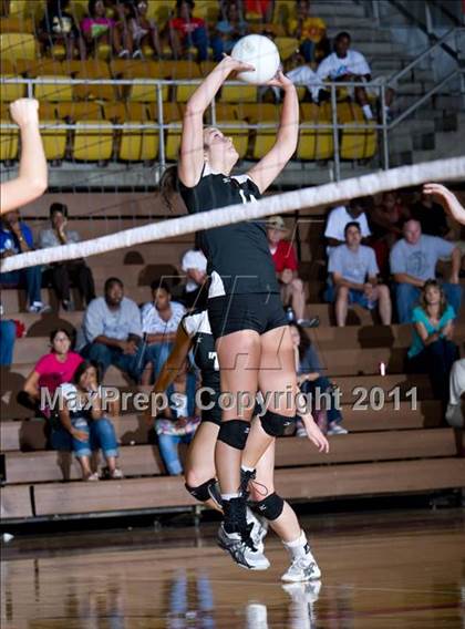 Thumbnail 2 in South Grand Prairie vs. Lewisville photogallery.