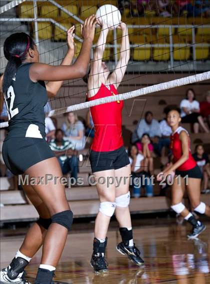 Thumbnail 1 in South Grand Prairie vs. Lewisville photogallery.