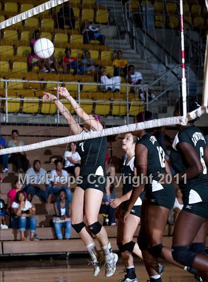 Thumbnail 2 in South Grand Prairie vs. Lewisville photogallery.