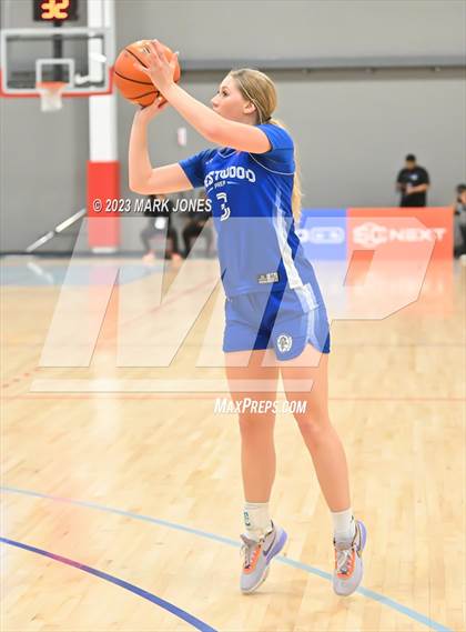 Thumbnail 2 in Crestwood Prep College (Canada) vs. Bishop McNamara (Nike Tournament of Champions) photogallery.