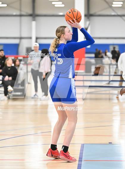 Thumbnail 2 in Crestwood Prep College (Canada) vs. Bishop McNamara (Nike Tournament of Champions) photogallery.