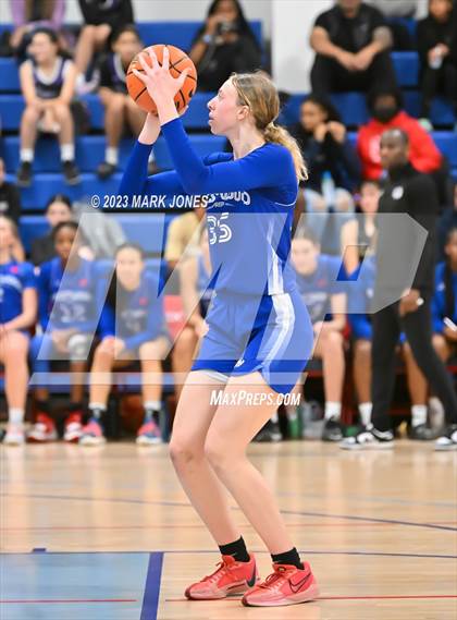 Thumbnail 1 in Crestwood Prep College (Canada) vs. Bishop McNamara (Nike Tournament of Champions) photogallery.