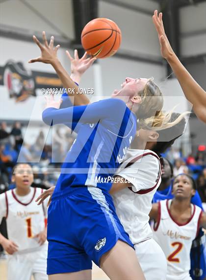Thumbnail 2 in Crestwood Prep College (Canada) vs. Bishop McNamara (Nike Tournament of Champions) photogallery.