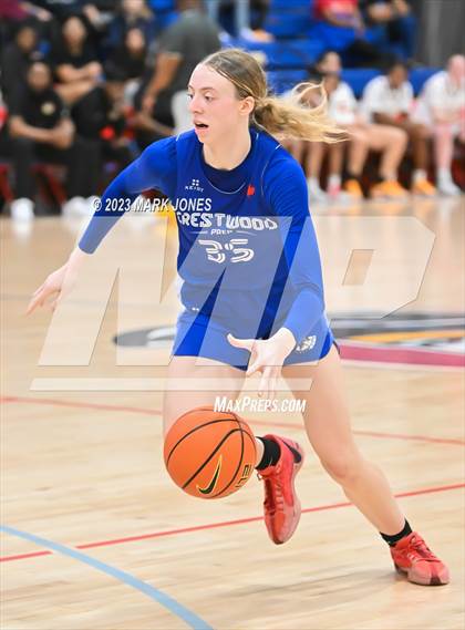 Thumbnail 2 in Crestwood Prep College (Canada) vs. Bishop McNamara (Nike Tournament of Champions) photogallery.