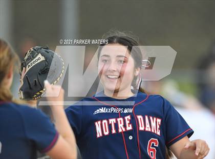 Thumbnail 3 in Notre Dame vs. Catholic - N.I. photogallery.