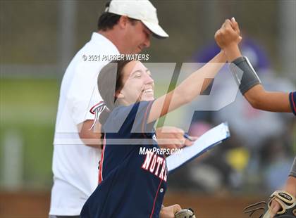 Thumbnail 3 in Notre Dame vs. Catholic - N.I. photogallery.