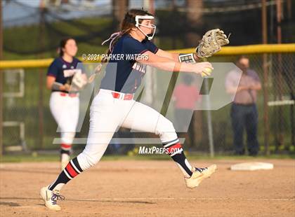 Thumbnail 2 in Notre Dame vs. Catholic - N.I. photogallery.