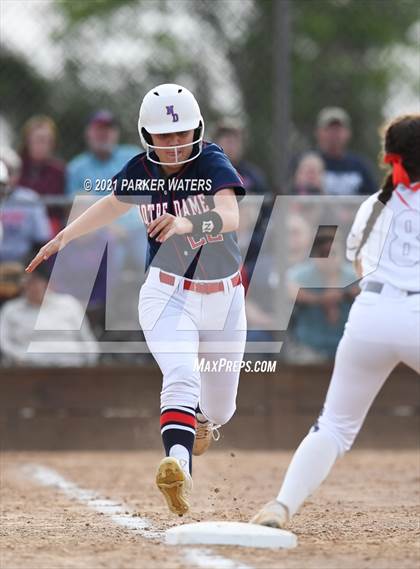 Thumbnail 2 in Notre Dame vs. Catholic - N.I. photogallery.