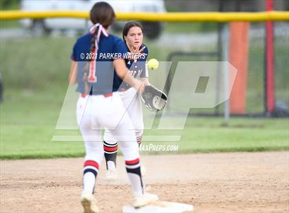 Thumbnail 1 in Notre Dame vs. Catholic - N.I. photogallery.