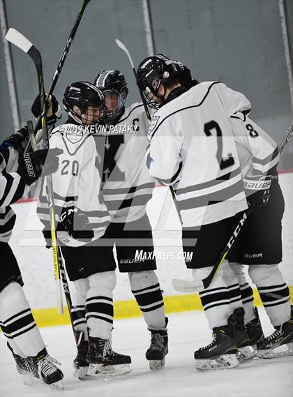 Thumbnail 1 in Northwest Catholic @ Xavier photogallery.