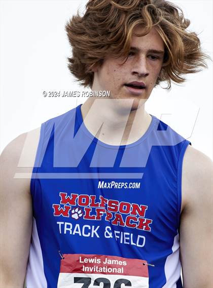 Thumbnail 2 in Lewis James Invitational (400 Meter) photogallery.
