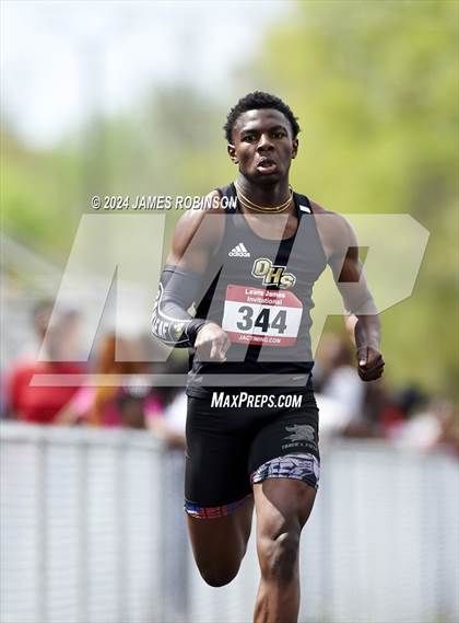 Thumbnail 3 in Lewis James Invitational (400 Meter) photogallery.