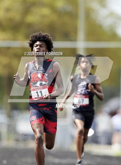 Thumbnail 2 in Lewis James Invitational (400 Meter) photogallery.