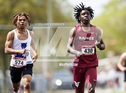 Thumbnail 1 in Lewis James Invitational (400 Meter) photogallery.