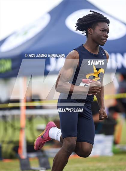 Thumbnail 3 in Lewis James Invitational (400 Meter) photogallery.