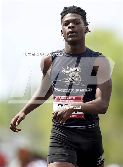 Thumbnail 2 in Lewis James Invitational (400 Meter) photogallery.