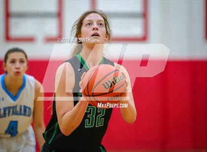 Thumbnail 2 in Farmington vs. Cleveland (Albuquerque Academy Joe Armijo Basketball Classic) photogallery.