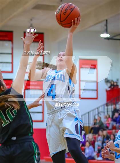 Thumbnail 2 in Farmington vs. Cleveland (Albuquerque Academy Joe Armijo Basketball Classic) photogallery.