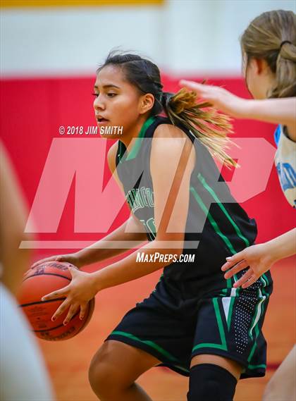 Thumbnail 1 in Farmington vs. Cleveland (Albuquerque Academy Joe Armijo Basketball Classic) photogallery.