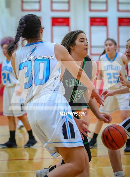 Thumbnail 3 in Farmington vs. Cleveland (Albuquerque Academy Joe Armijo Basketball Classic) photogallery.