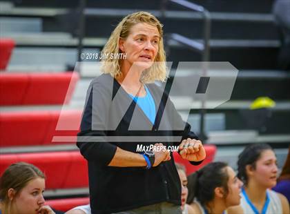 Thumbnail 3 in Farmington vs. Cleveland (Albuquerque Academy Joe Armijo Basketball Classic) photogallery.