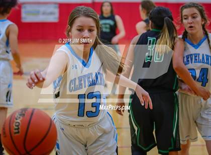 Thumbnail 3 in Farmington vs. Cleveland (Albuquerque Academy Joe Armijo Basketball Classic) photogallery.